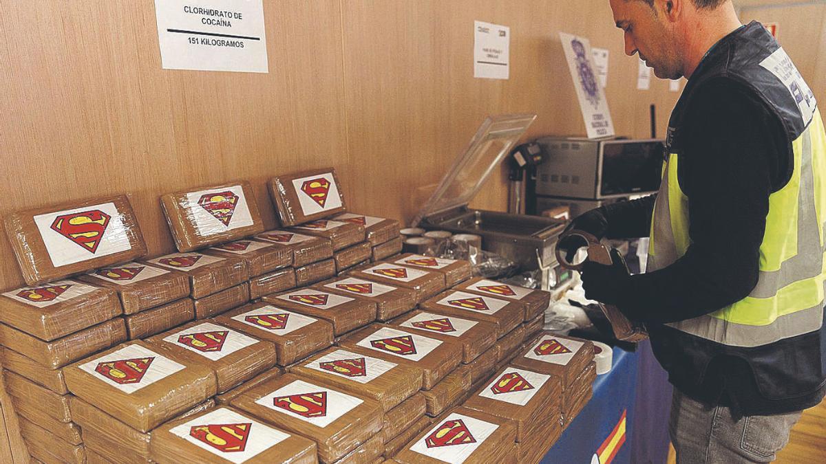 TRÁFICO DROGAS CANARIAS: La caída del mayor laboratorio de pasta de cocaína  de Europa empezó en Las Palmas de Gran Canaria