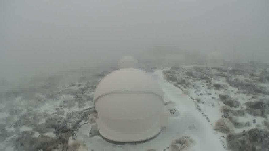 Cerradas las carreteras al Teide por hielo y nieve en la calzada