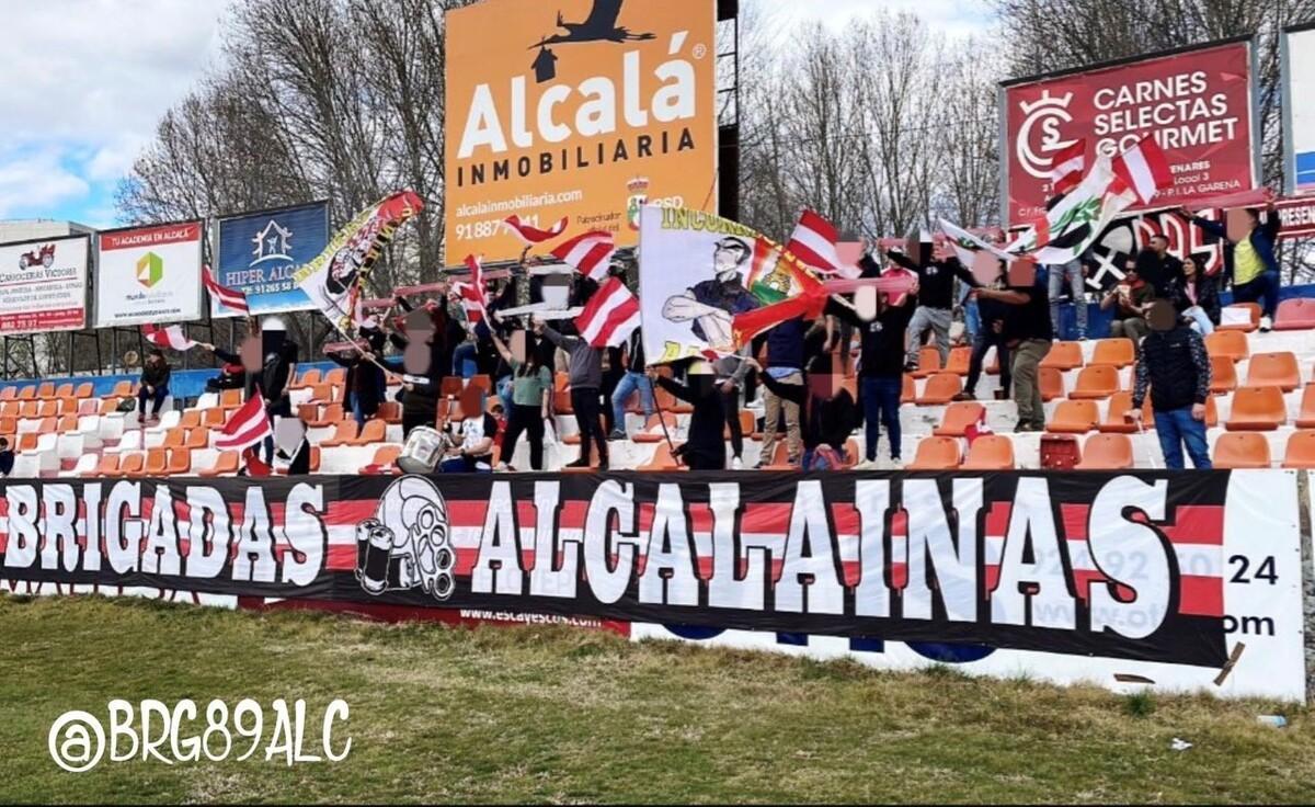 La peña Brigadas durante un partido la temporada pasada