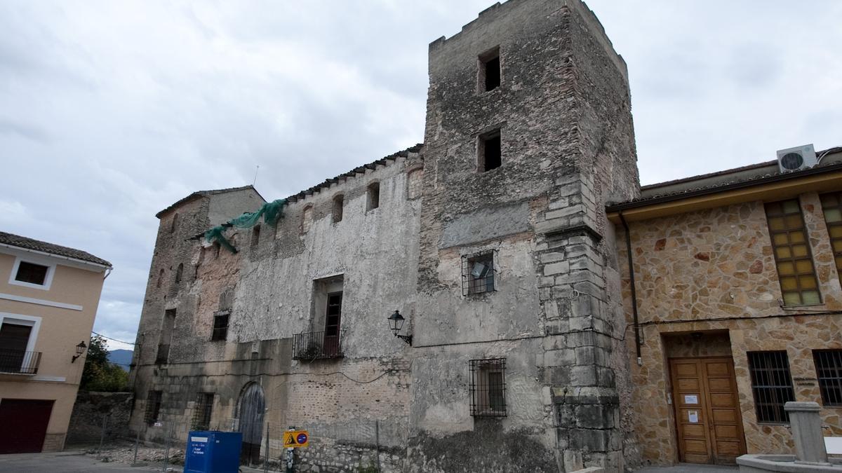 El Palau dels Bellvís de Benissuera tras el desprendimiento de hace unos años.
