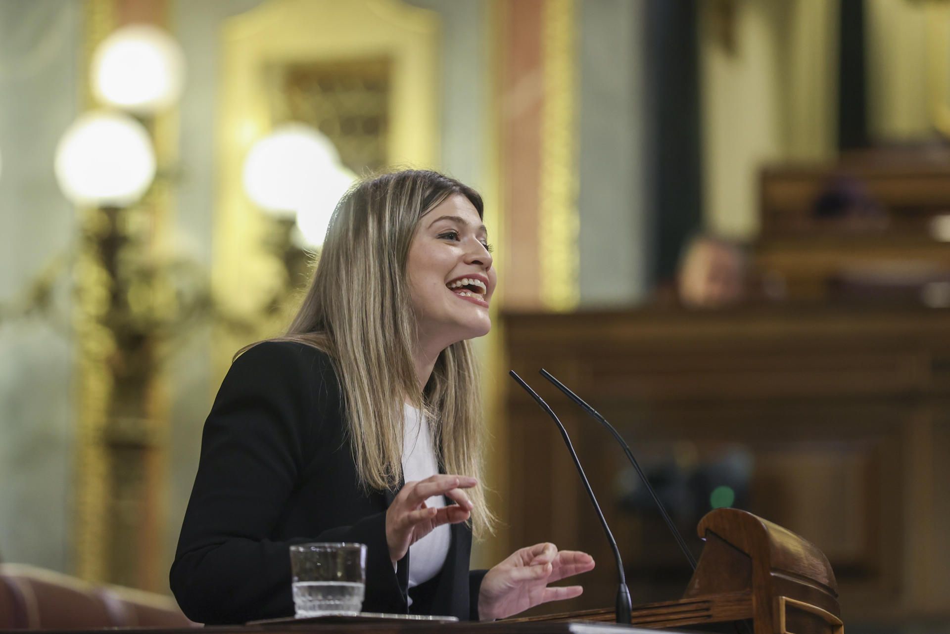 La diputada socialista Laura Berja interviene en el pleno que se celebra este martes en el Congreso.