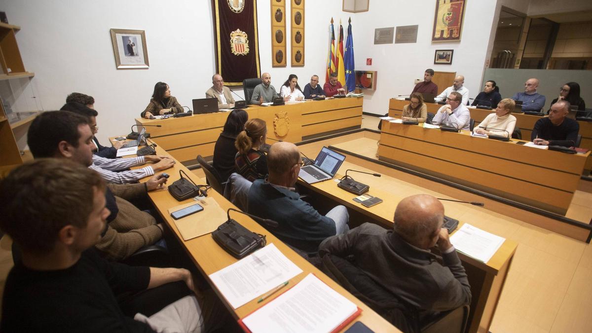 Un pleno de Algemesí, en una imagen de archivo.