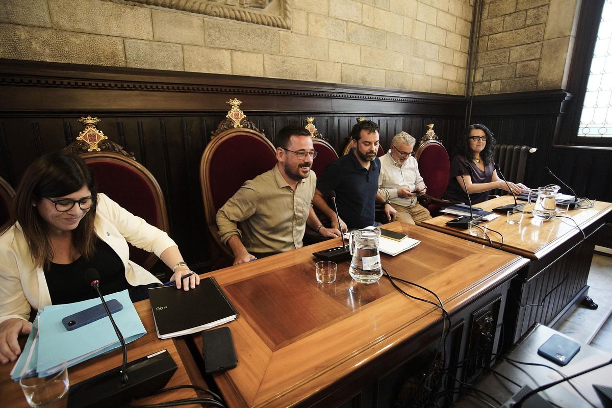 L'alcalde de Girona, Lluc Salellas, abans de començar el ple.