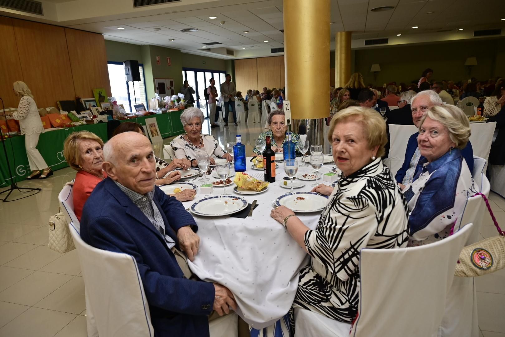 Gala solidaria a beneficio de la Asociación Conta el Cáncer en Castelló