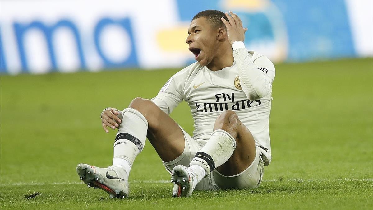 rpaniagua47765632 psg s kylian mbappe reacts during the french league one socc190414232137