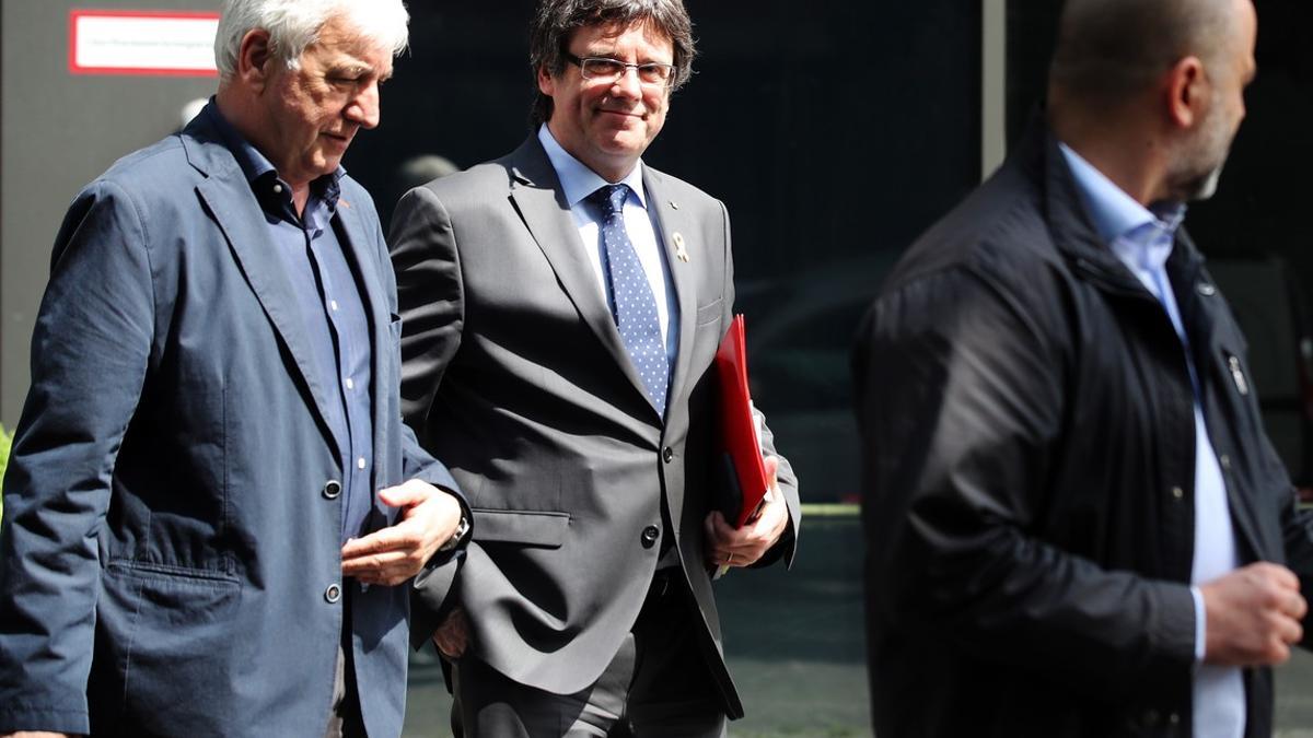 El empresario Josep Maria Matamala, junto a Puigdemont, el pasado 17 de mayo en Berlín.