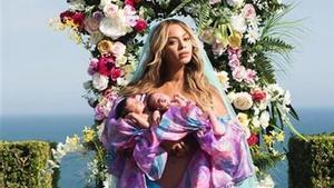 Beyoncé presentó a sus mellizos al mundo con una espectacular escenografía y vestida por Palomo Spain