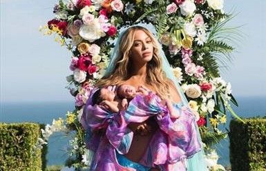 Beyoncé presentó a sus mellizos al mundo con una espectacular escenografía y vestida por Palomo Spain