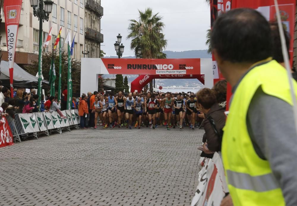 La carrera Vigo +11 llena la ciudad de deporte