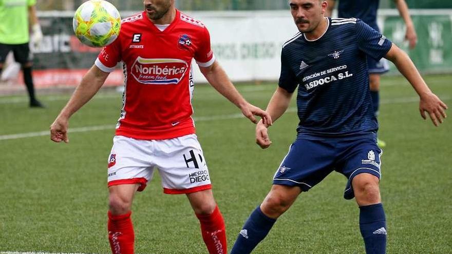 Javicho, en un partido de esta temporada contra el Alondras. // Bernabé