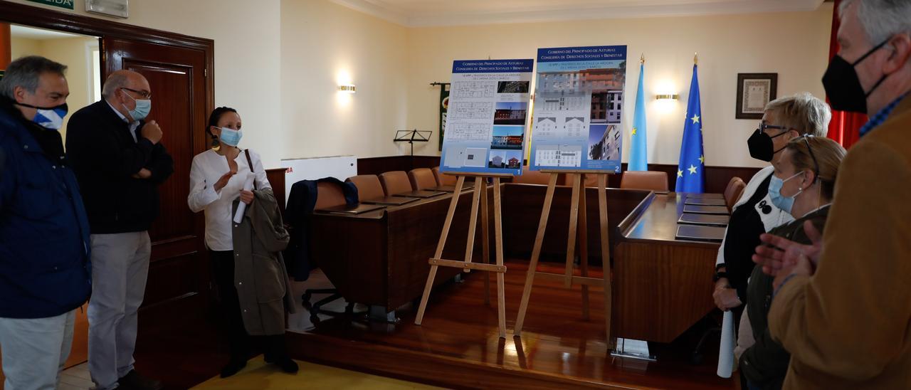 Presentación de la primera promoción de pisos oficiales en San Juan de La Arena.