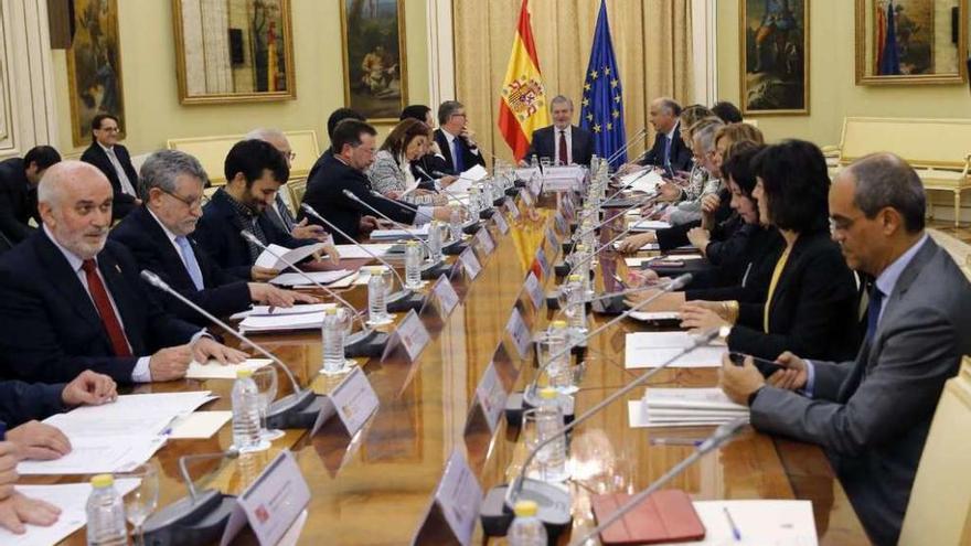 Imagen de la Conferencia Sectorial del ministro de Educación con los consejeros autonómicos, ayer, en Madrid.