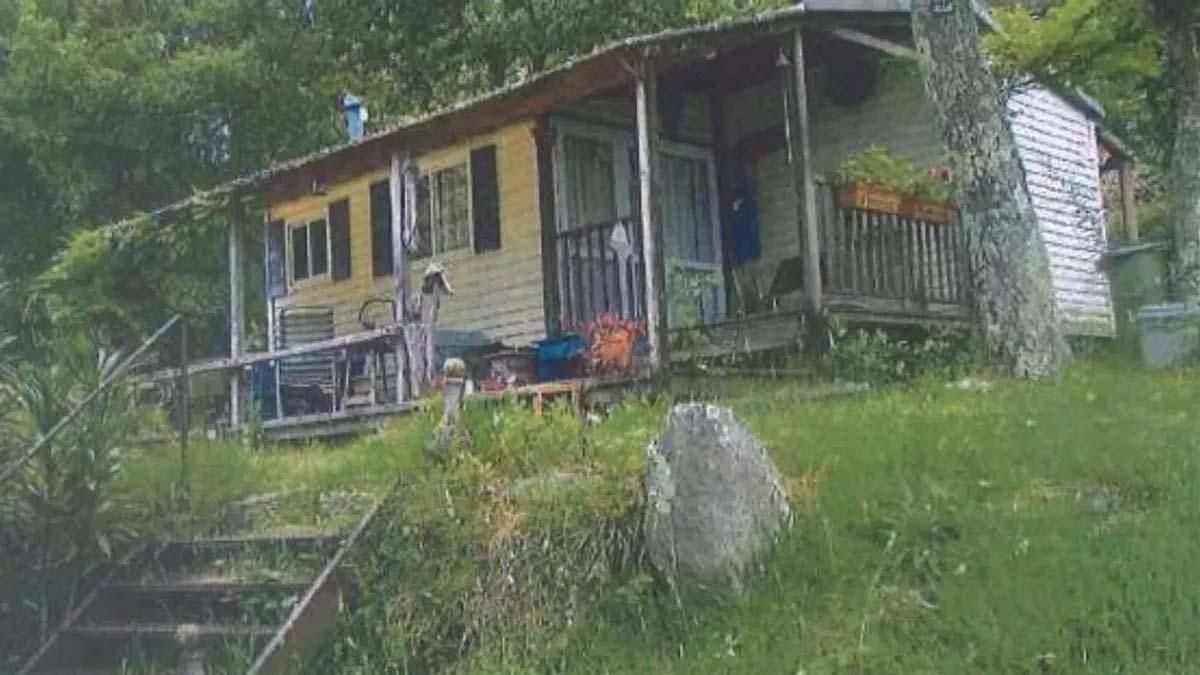 Casa prefabricada demolida en el concello pontevedrés de Vilaboa.