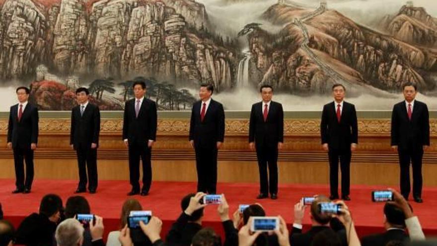 Jinping (al centre de la foto), amb els altres membres del Politburó.