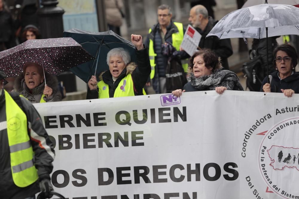 Manifestación en defensa de las pensiones en Oviedo
