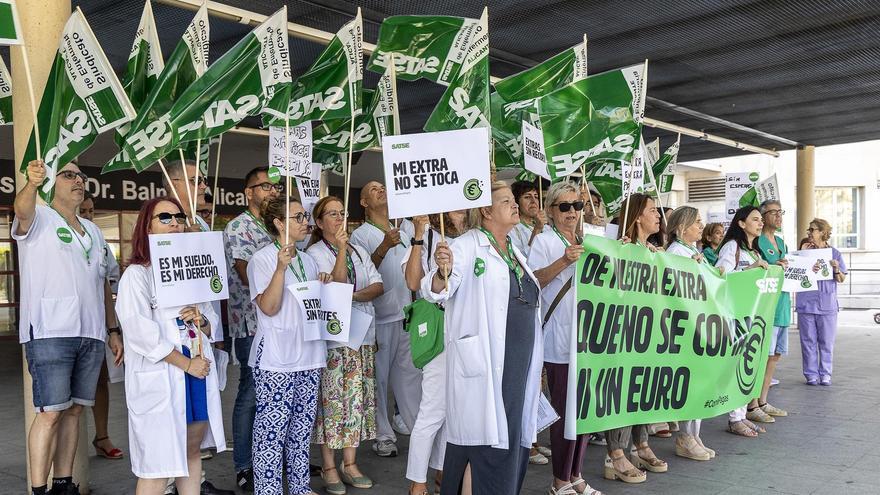 Enfermeras y fisioterapeutas reclaman al Gobierno que ponga fin al recorte de sus pagas extraordinarias