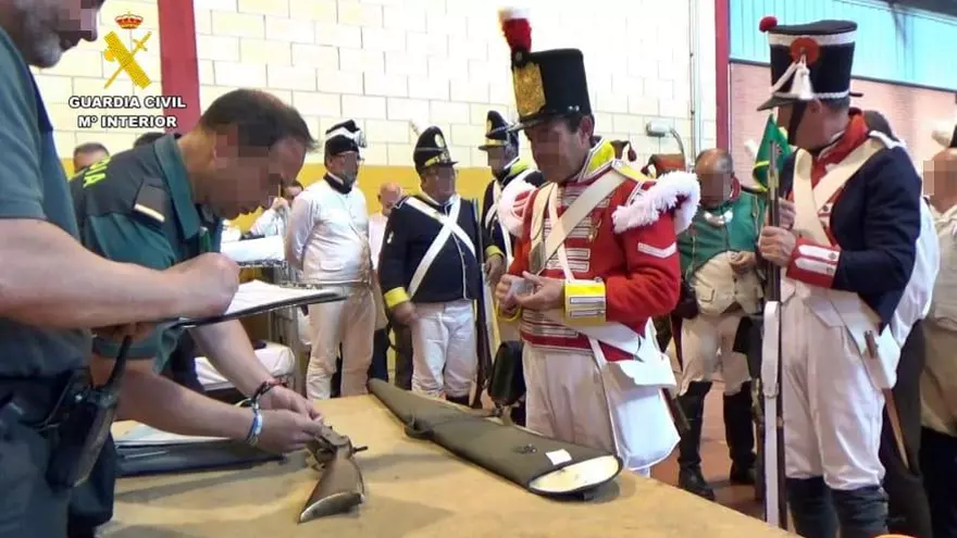 EN VÍDEO | La Guardia Civil inspecciona el uso de armas y explosivos en la Batalla de La Albuera