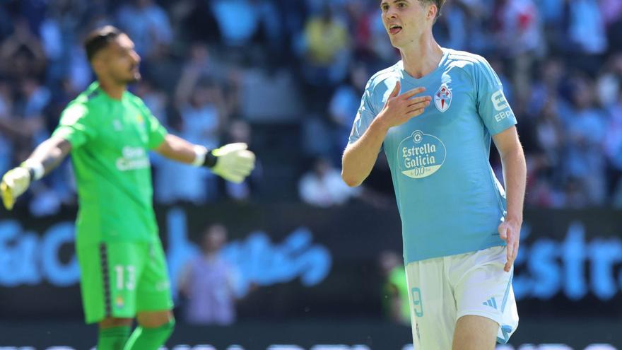 Williot Swedberg 
celebra su gol
al Las Palmas. | // ALBA VILLAR