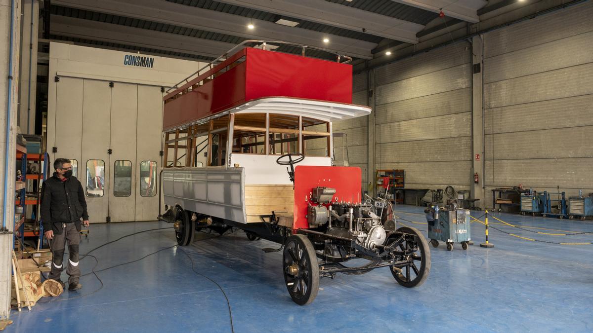 Barcelona recupera el bus que va inaugurar la xarxa urbana fa 100 anys