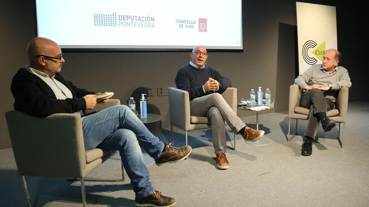 Francisco Castro, Antón Baamonde e Leiceaga (e-d).