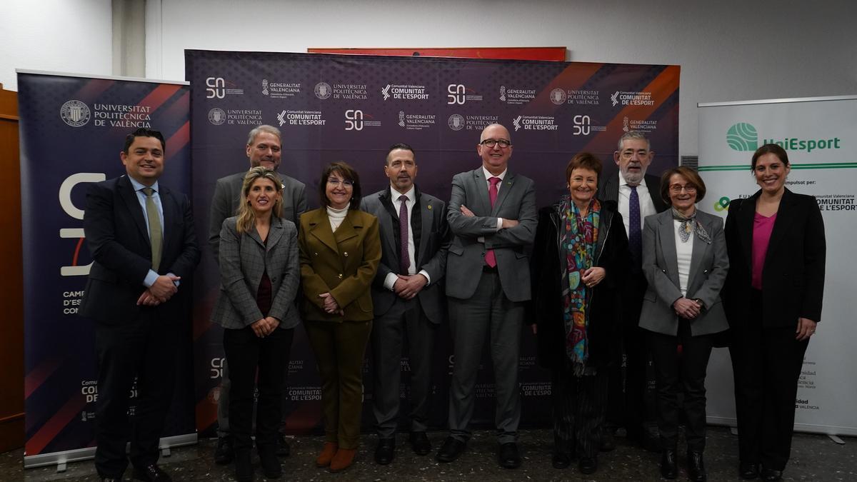 Representantes de las universidades y de la FTA, unidos por UniEsport