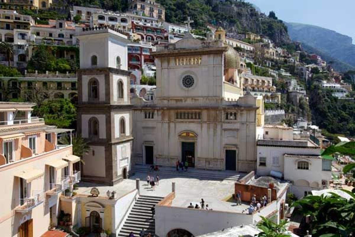 Iglesia de Santa María en la pequeña localidad de Positano.