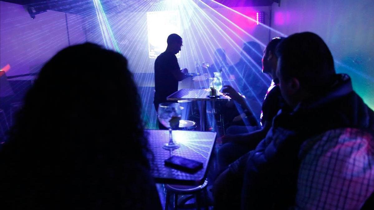 Catalunya ordena el cierre de discotecas y salas de fiesta