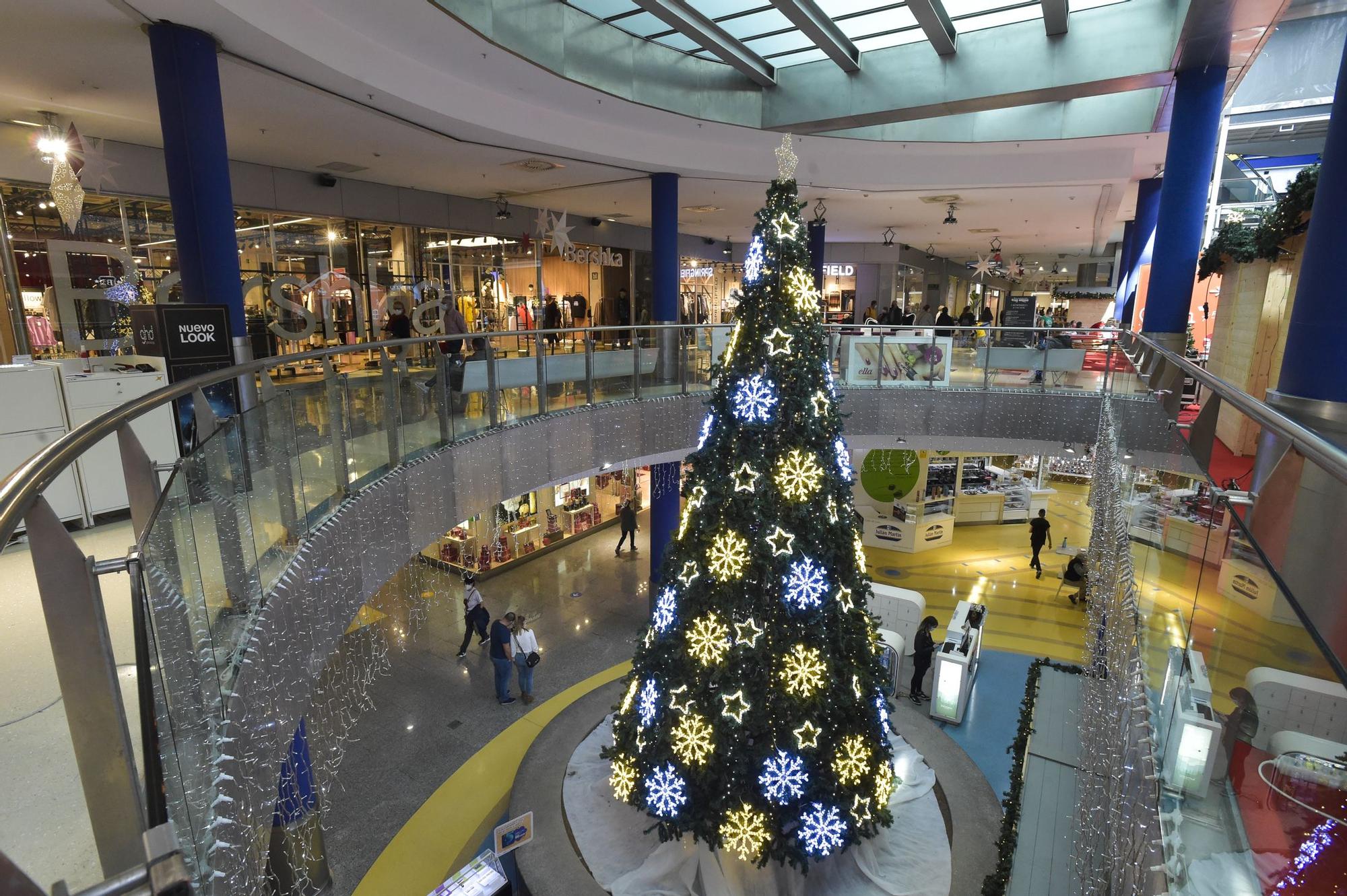 Ambiente en varios centros comerciales de la ciudad