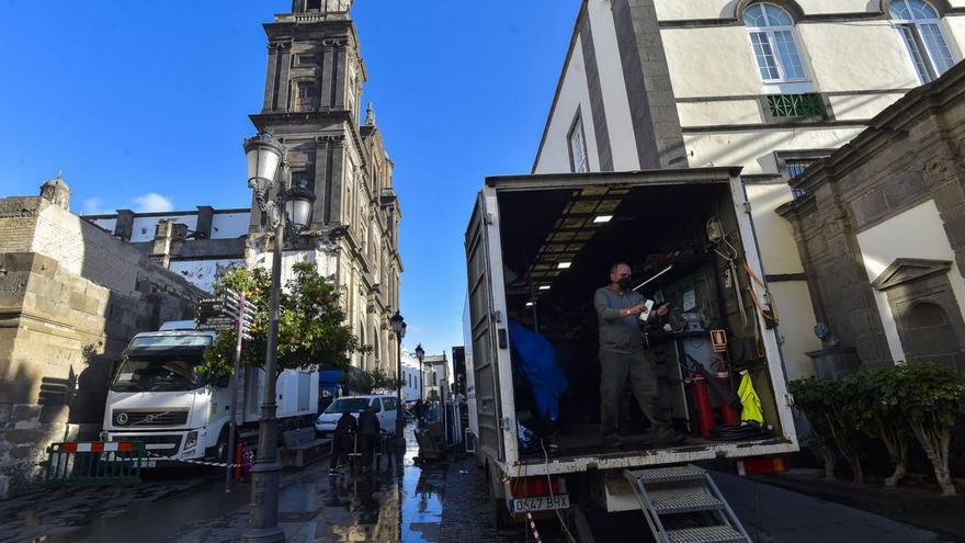 Preparativos para el rodaje de una película en el entorno de Vegueta, en la capital grancanaria. | | ANDRÉS CRUZ