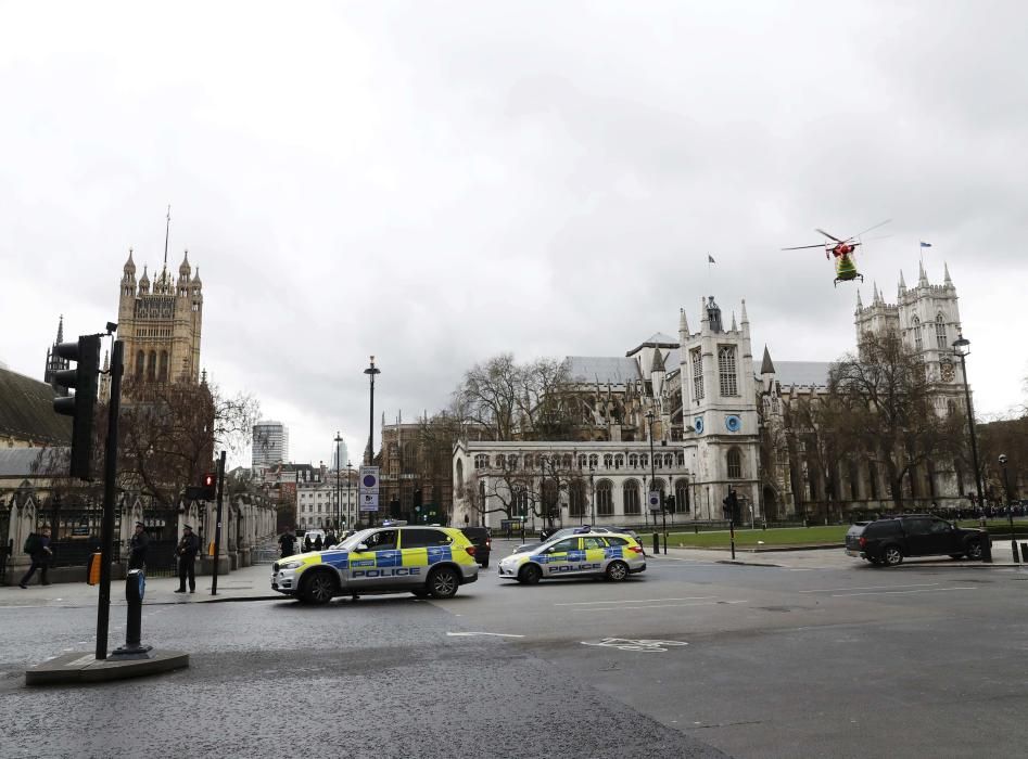 Atentado terrorista en las inmediaciones del Parlamento británico.