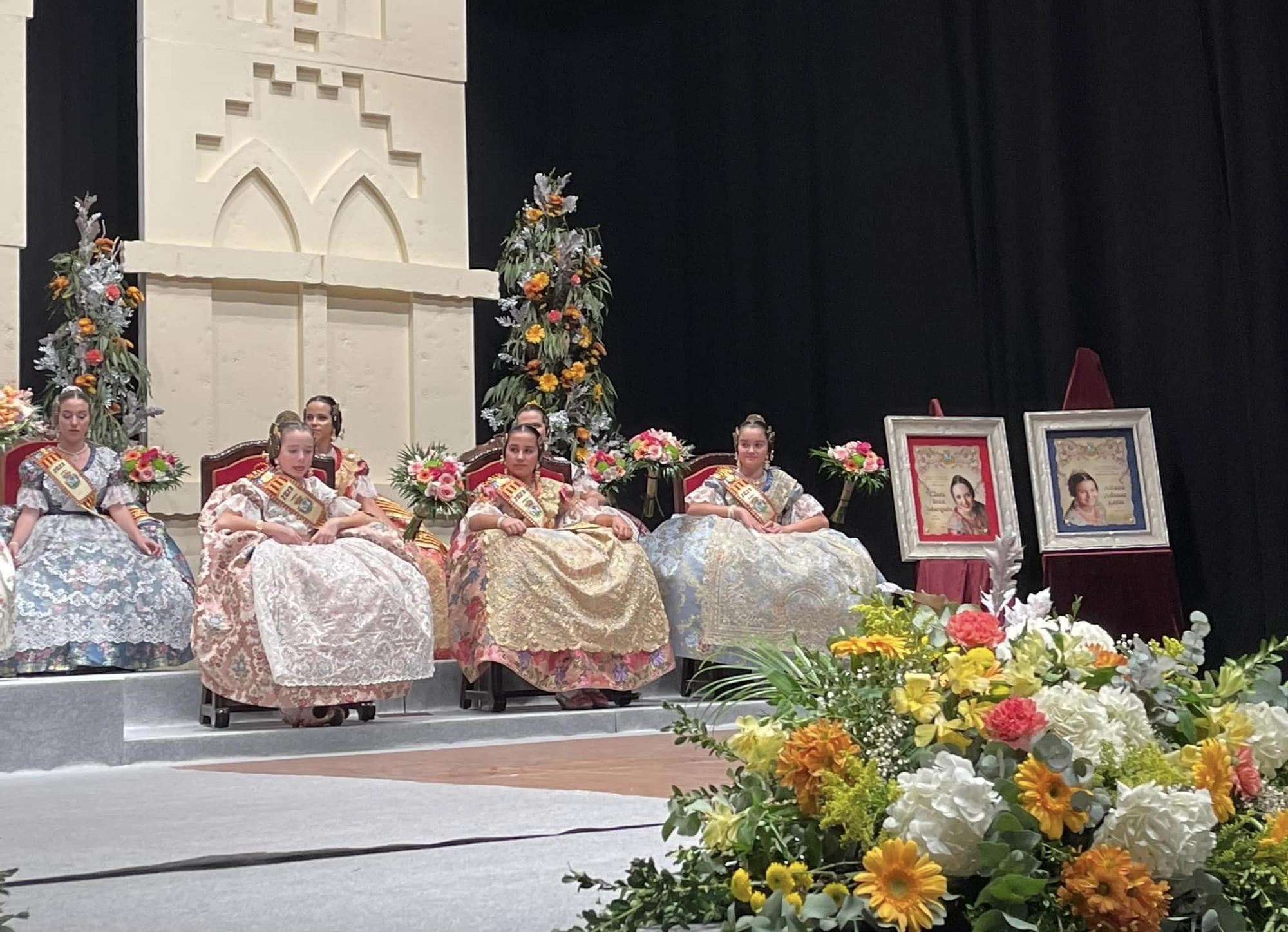 Sueca exalta a sus Falleras Mayores