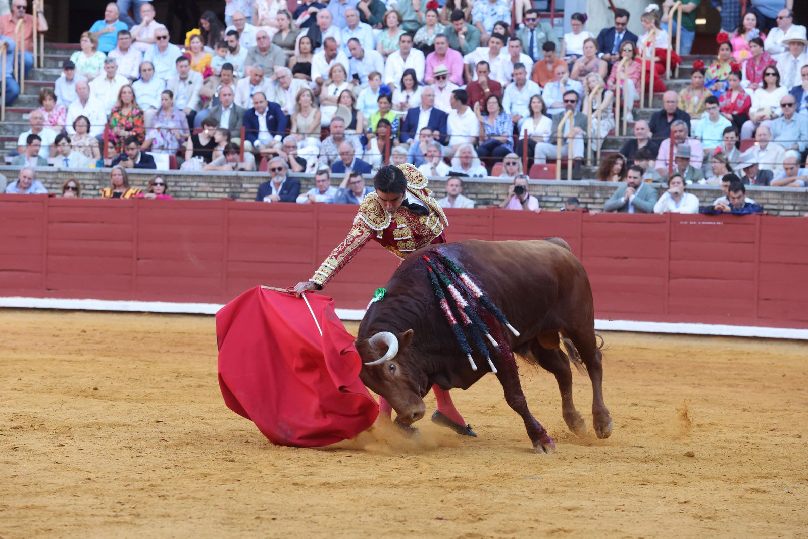 Migie Ángel Perera sale a hombros de Los Califas
