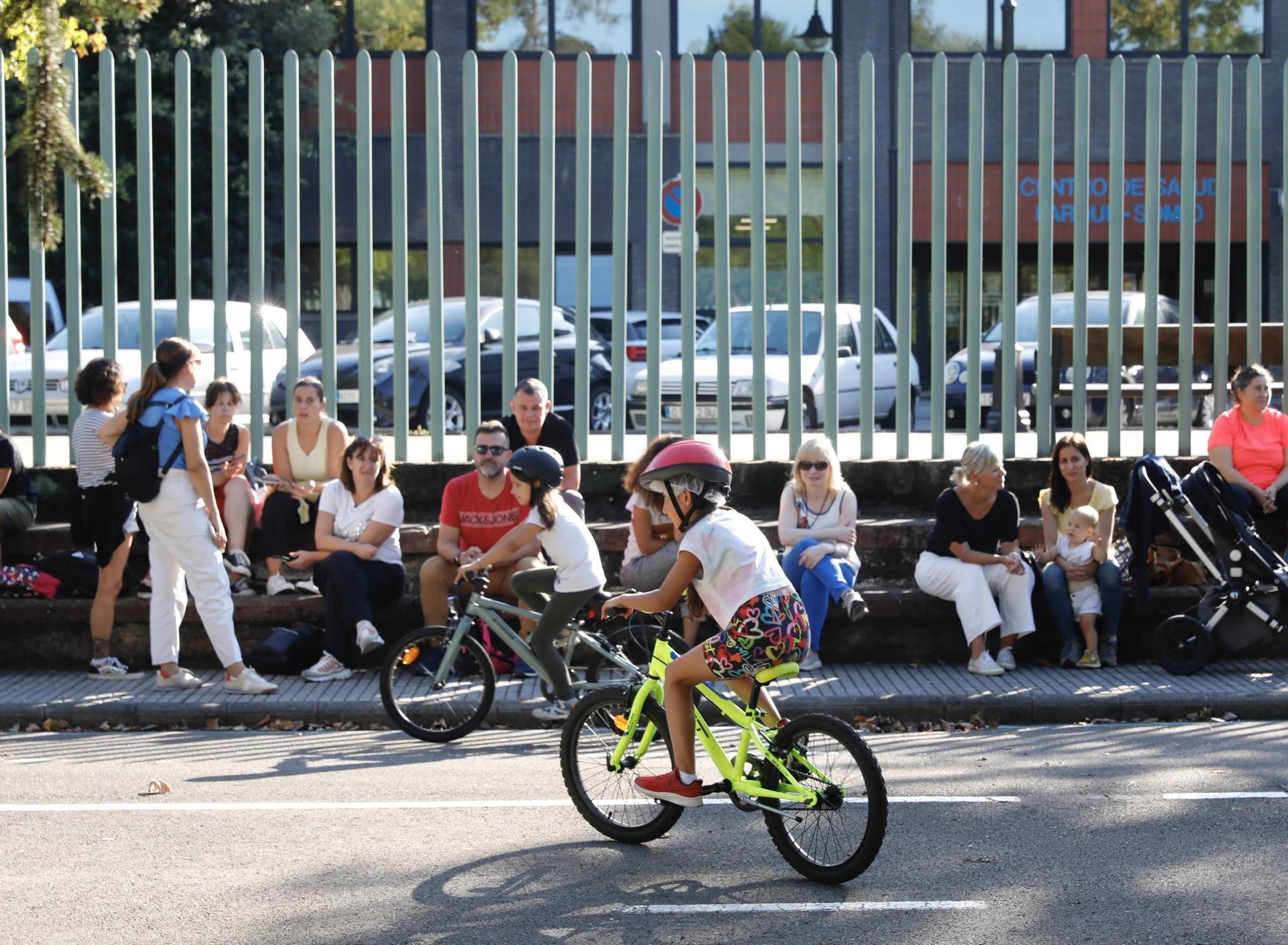 En imágenes: Los más pequeños aprenden educación vial en el Parque Infantil de Tráfico de Gijón