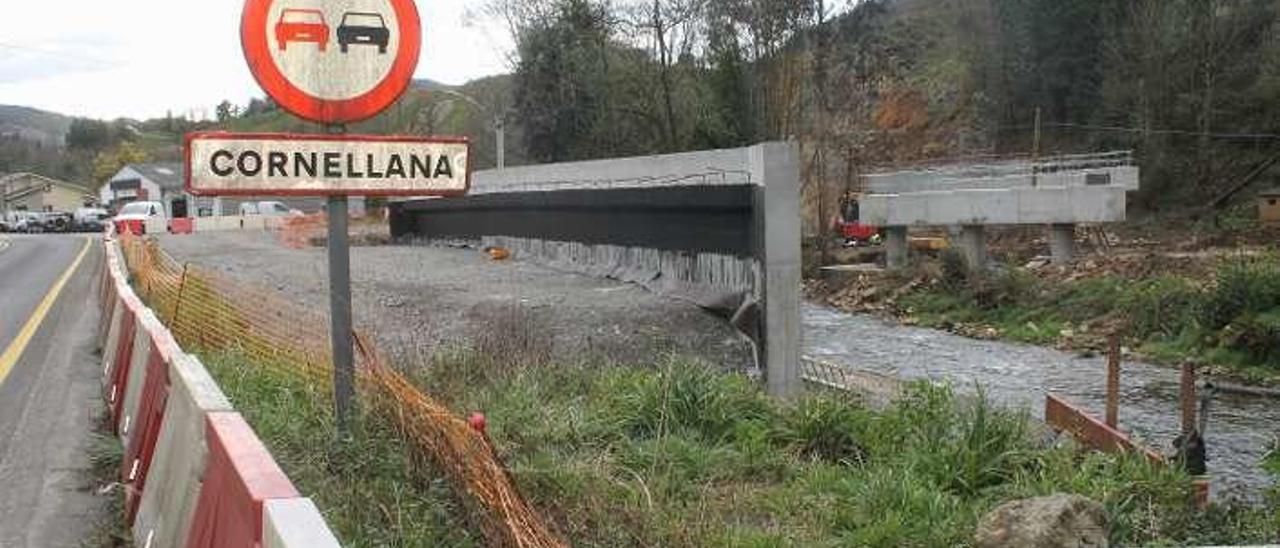 Cartel de Cornellana, en una de las entradas a la villa.