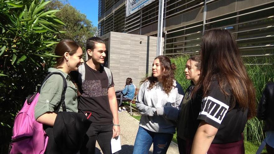 Els estudiants de la Catalunya Central comencen la selectivitat amb un «fàcil» examen de castellà