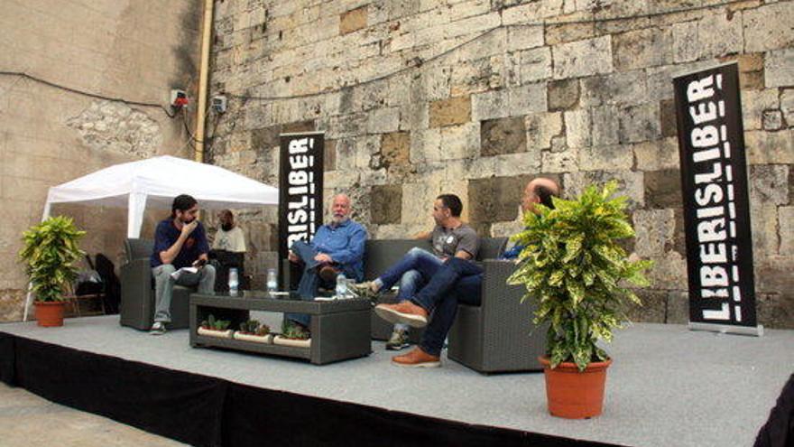 La xerrada dels reporters de guerra a Besalú.