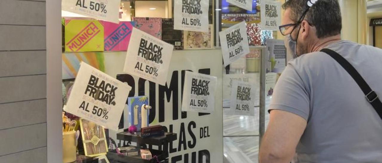 Campaña '7 claves para vivir el Black Friday en vivo y en la calle'