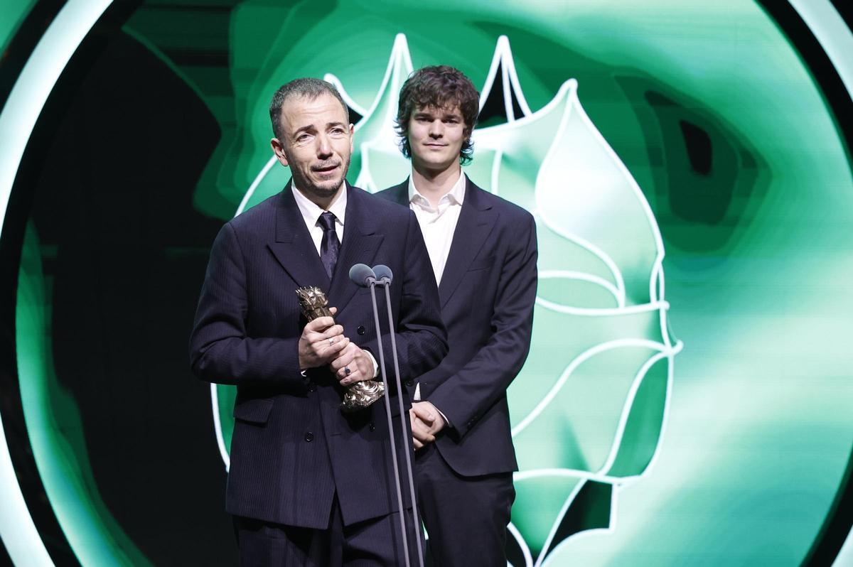 Jaume Ripoll, recogiendo el premio para 'Flow'.