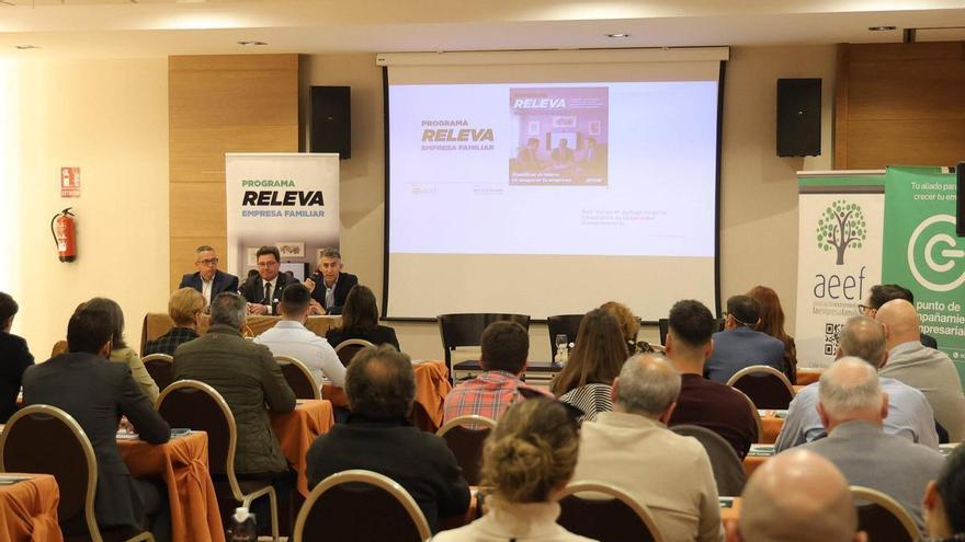 La empresa familiar extremeña debate en Cáceres cómo afrontar el relevo generacional