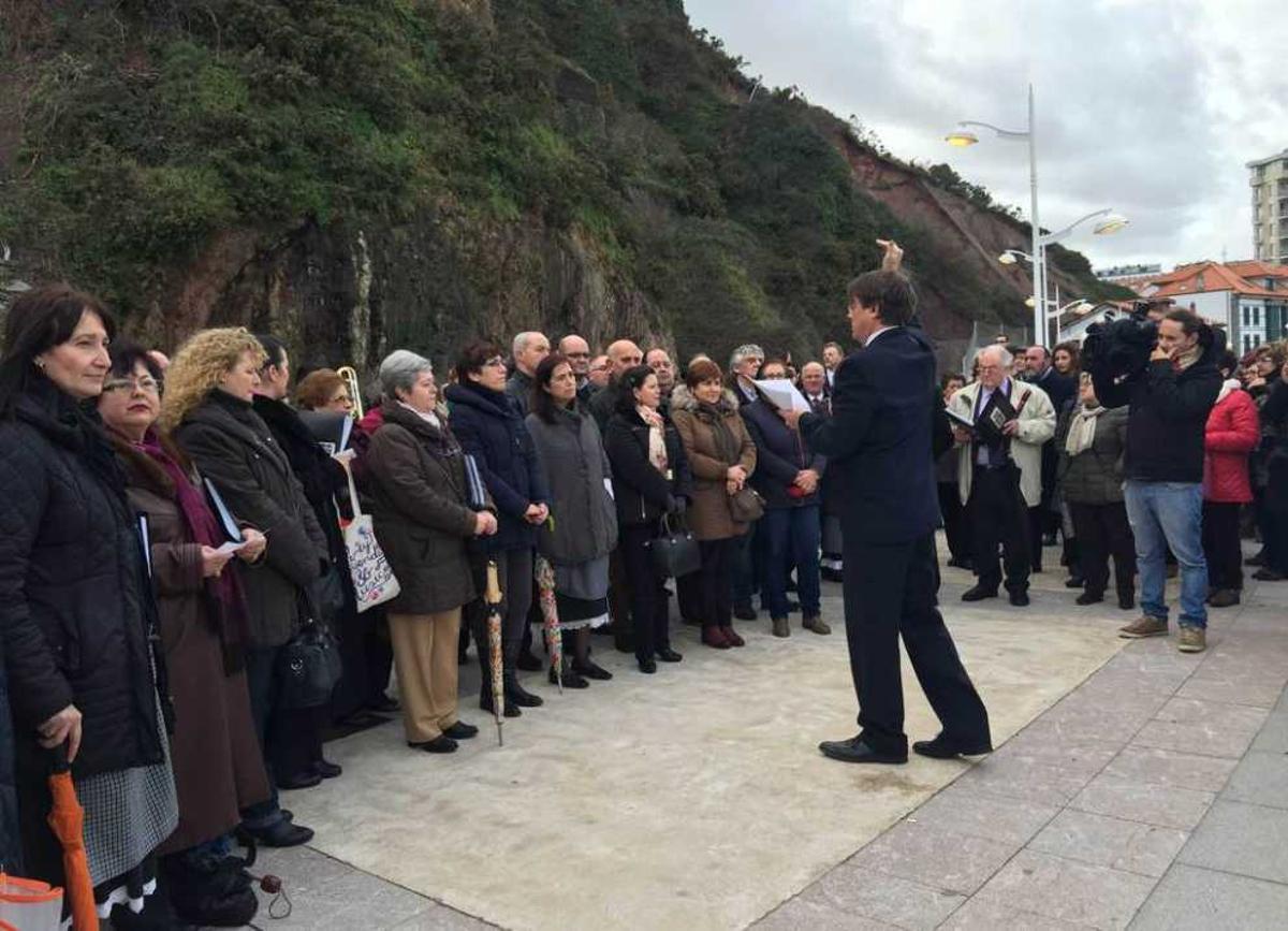 Candás, rendido a los marineros