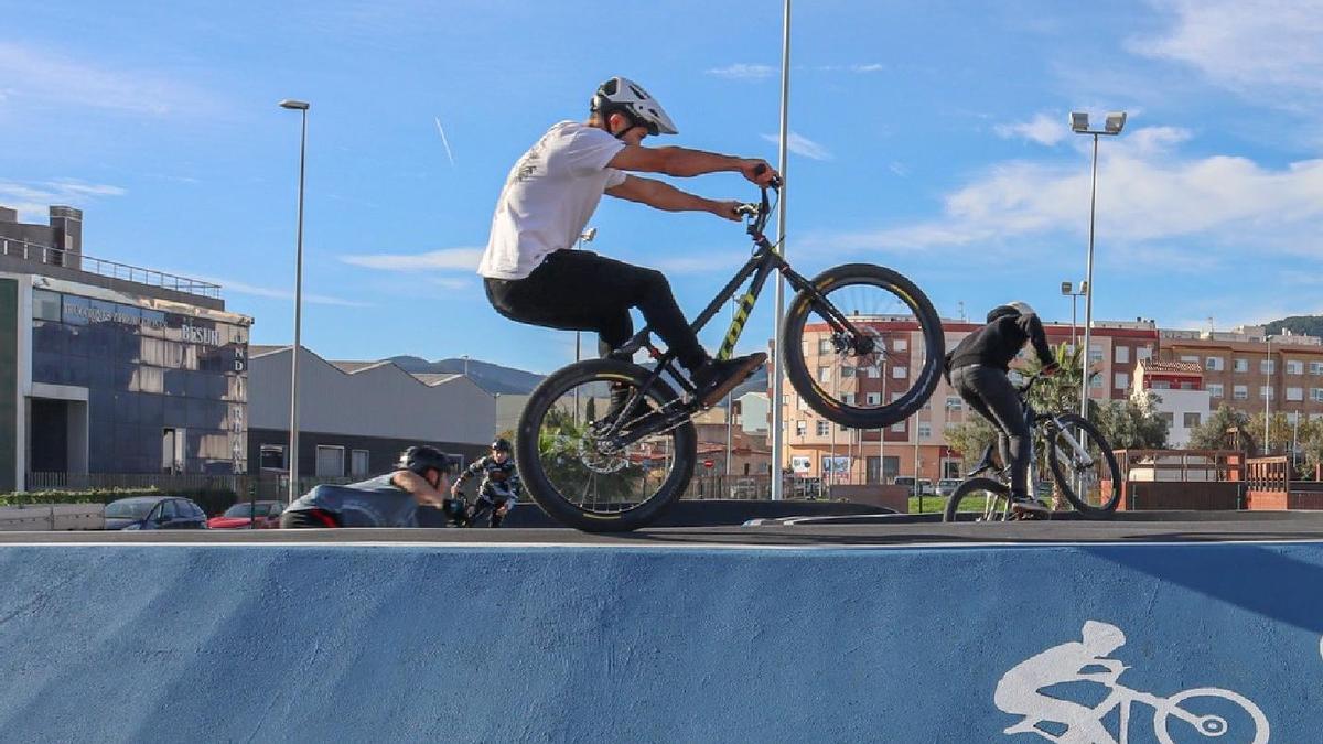 Onda es la última localidad de Castellón que estrenó un circuito de 'pump track'.