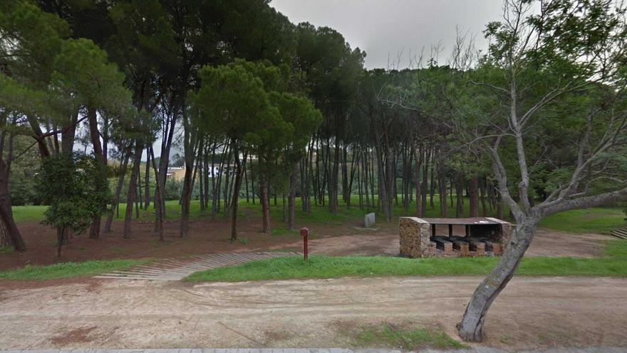 Un gos deslligat ataca una nena en un parc de Calonge i la justícia arxiva el cas