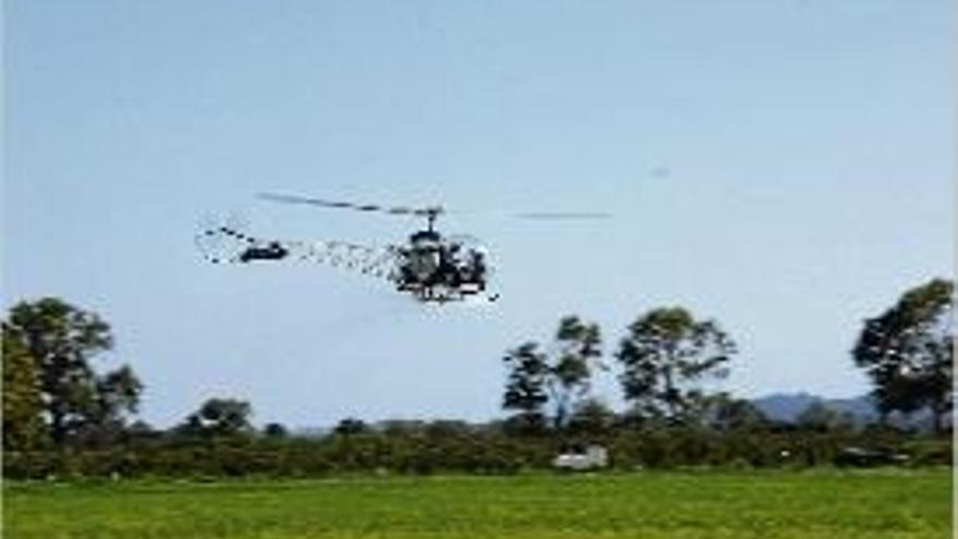 Primera fumigació amb helicòpter a la parcel·la del Baix Empordà.