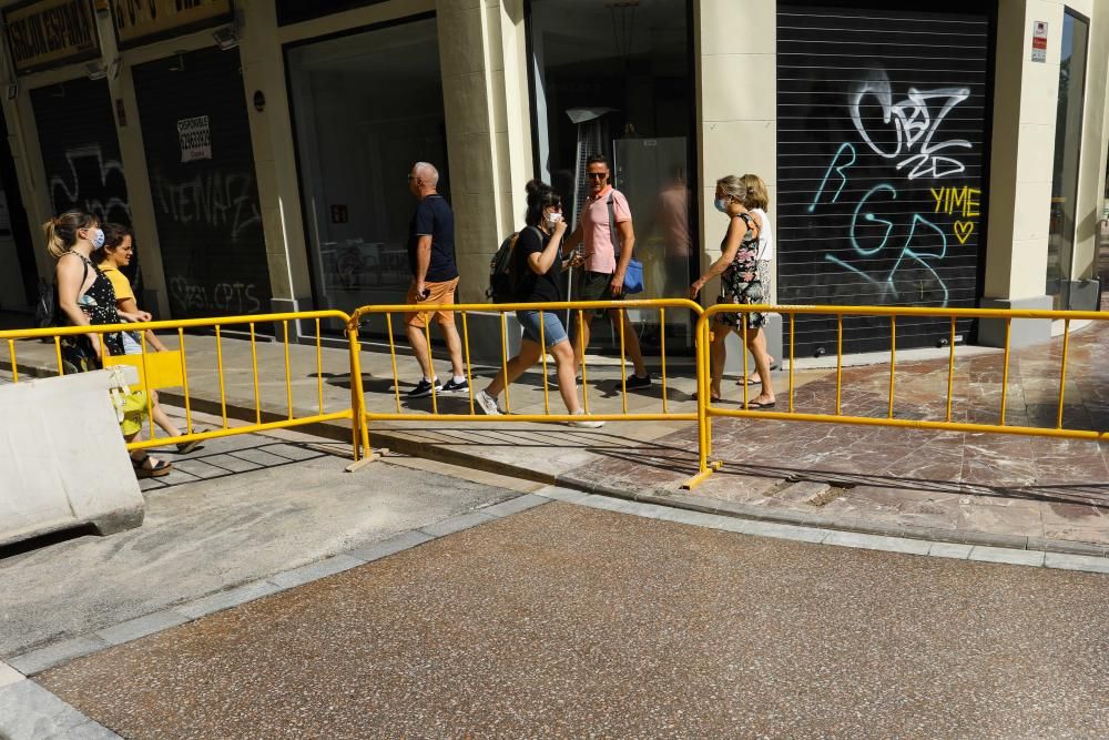 Comienzan a poner el suelo rojo de la Plaza del Ayuntamiento