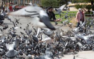 Los turistas llenan Barcelona pese al mal tiempo