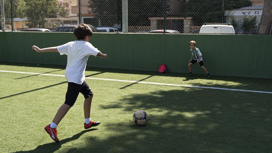 Actividades en Ibiza: juegos de agua y espectáculos en las fiestas de Platja d’en Bossa