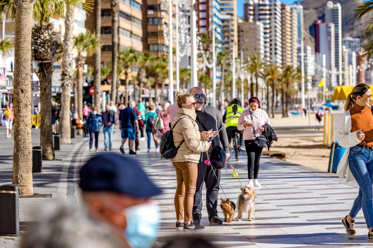 Benidorm se prepara para la invasión de turistas por el puente de diciembre