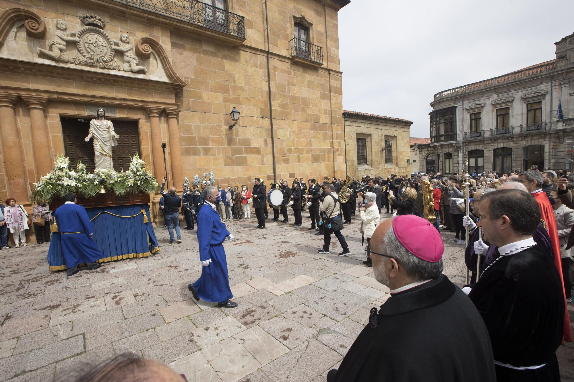 EN IMÁGENES: Así fue la misa de resurreción y proceción del Resucitado en Oviedo