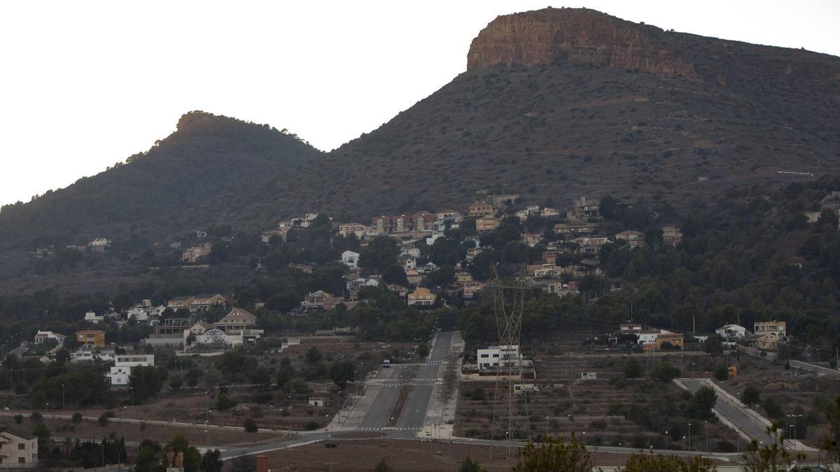 Urbanización del Balcón de la Peña de Gilet.