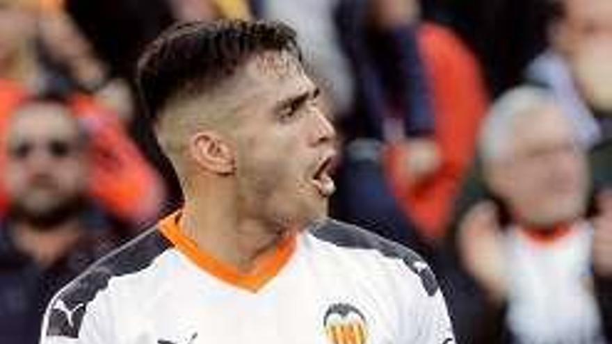 Maxi Gómez da tres puntos al Valencia